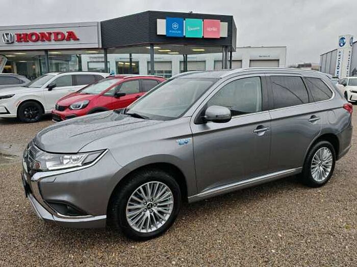 Mitsubishi Outlander PHEV Spirit 4WD|Kamera|NAVI|Stand HZG|