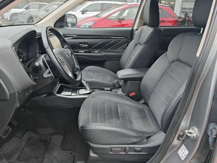 Mitsubishi Outlander PHEV Spirit 4WD|Kamera|NAVI|Stand HZG|