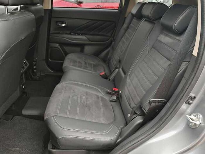 Mitsubishi Outlander PHEV Spirit 4WD|Kamera|NAVI|Stand HZG|