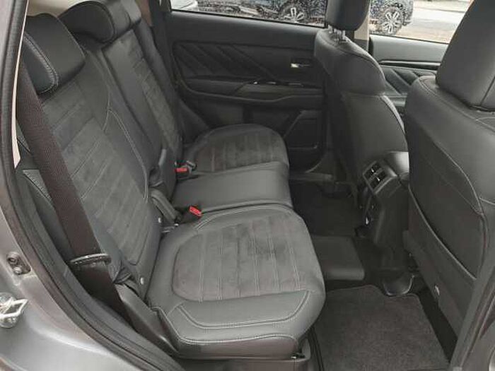Mitsubishi Outlander PHEV Spirit 4WD|Kamera|NAVI|Stand HZG|