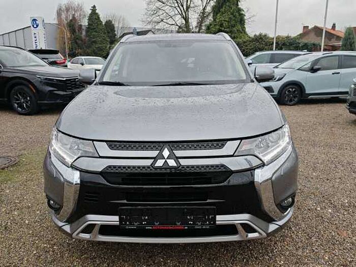 Mitsubishi Outlander PHEV Spirit 4WD|Kamera|NAVI|Stand HZG|