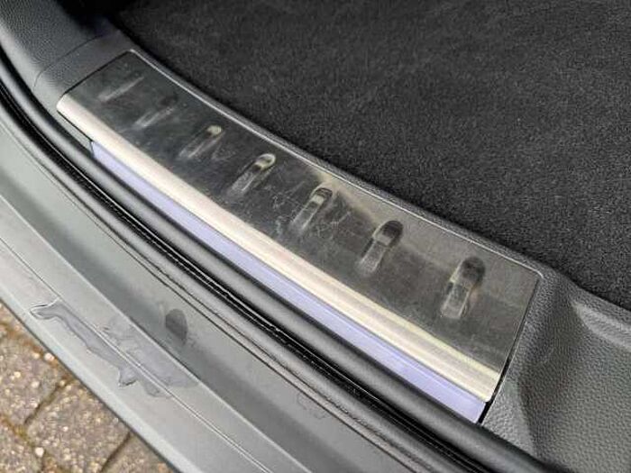 Honda CR-V e: HEV AWD Advance Illumination