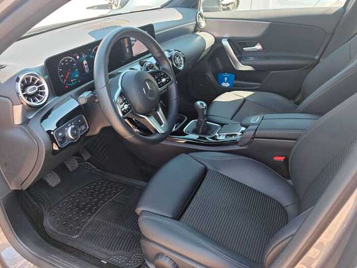 Mercedes-Benz A 180 Edition 19 LED+NAVI+SHZ+RFK+Digital Kombi