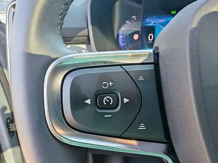 Volvo XC40 B3 'ULTRA DARK' 360°/Pixel LED/ACC/H&K/Memo