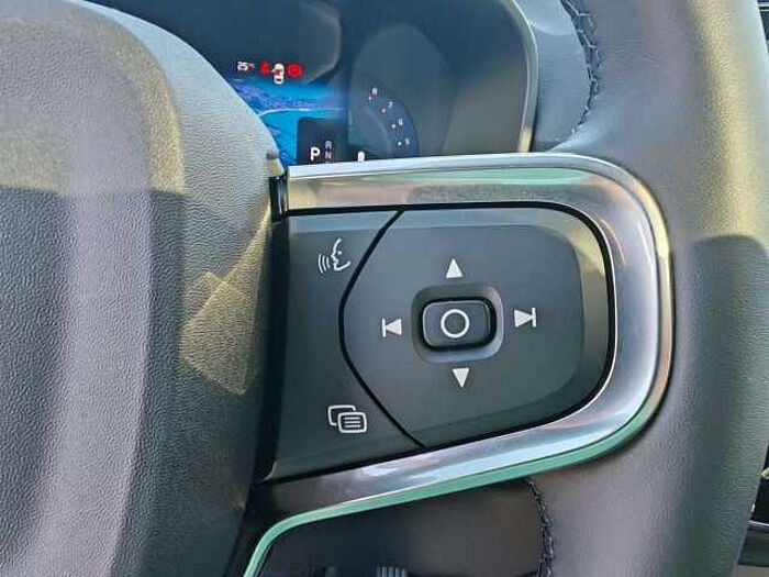 Volvo XC40 B3 'ULTRA DARK' 360°/Pixel LED/ACC/H&K/Memo
