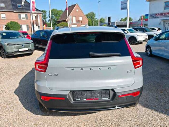 Volvo XC40 B3 'ULTRA DARK' 360°/Pixel LED/ACC/H&K/Memo