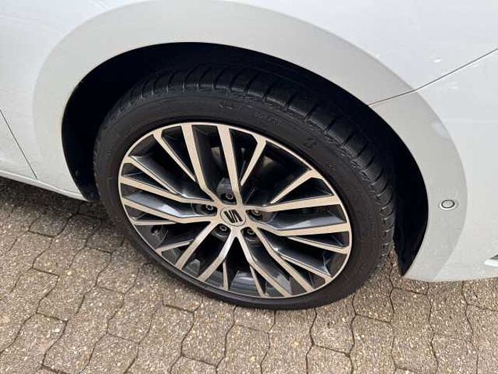 SEAT Leon 1.5 eTSI ACT OPF DSG Xcellence